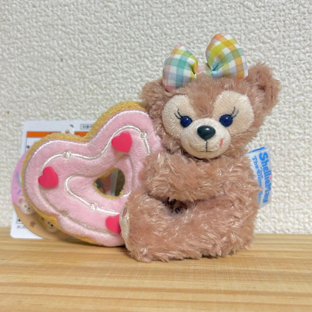 ダッフィー ドーナツ　フィルドウィズジョイ　ぬいぐるみバッジ　ステラルー