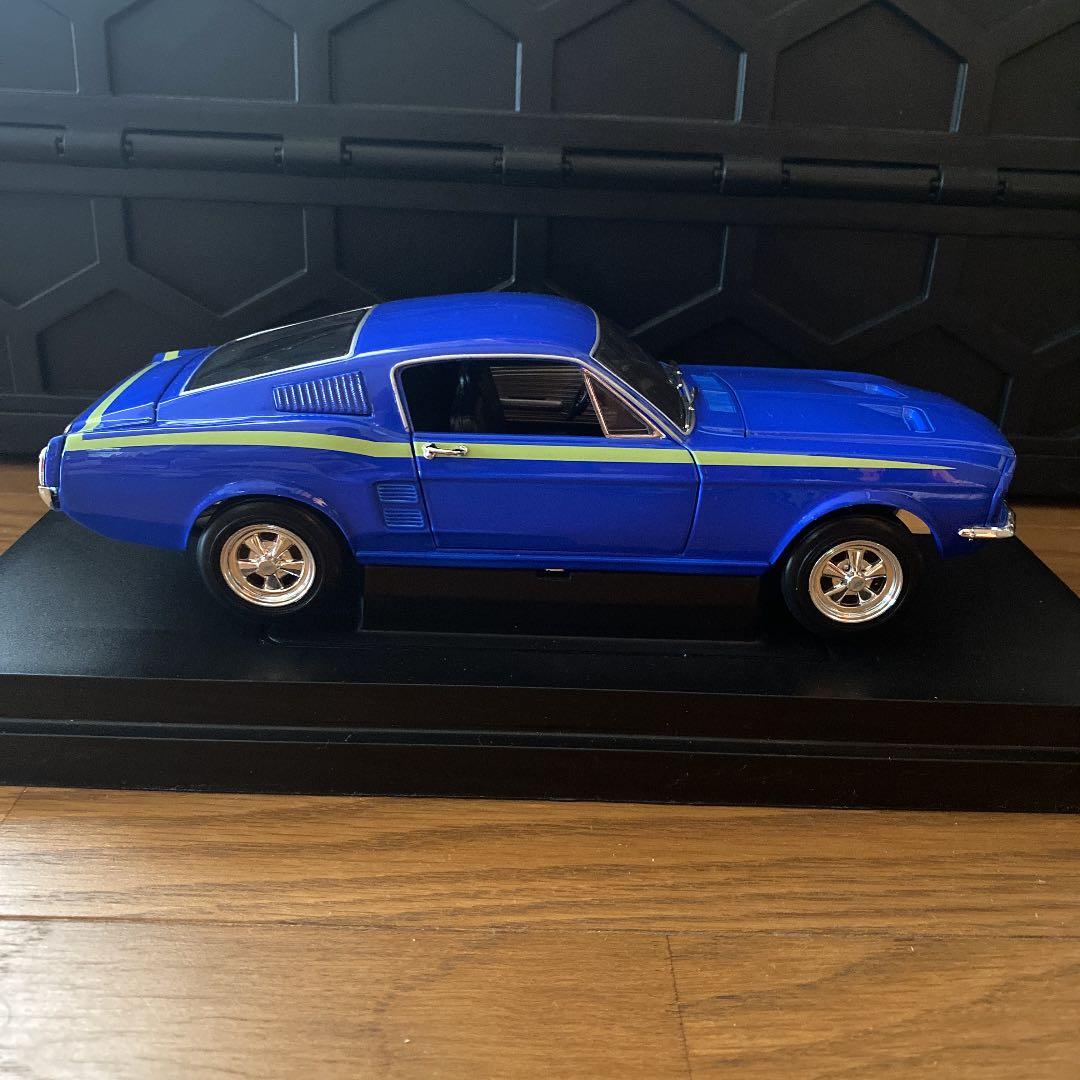 ミニカー JOHNNY LIGHTNING 1967 Ford mustang 1/18