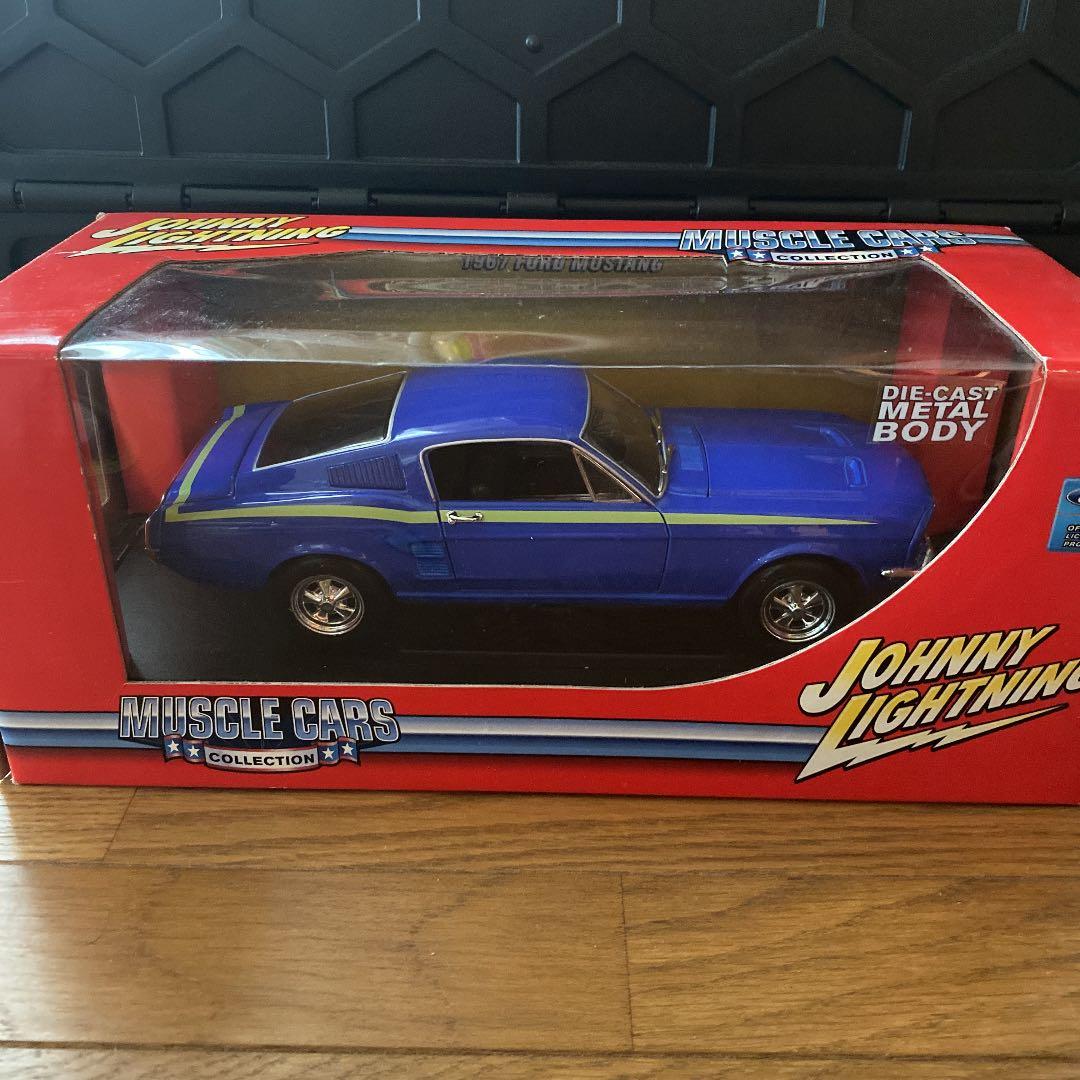 ミニカー JOHNNY LIGHTNING 1967 Ford mustang 1/18