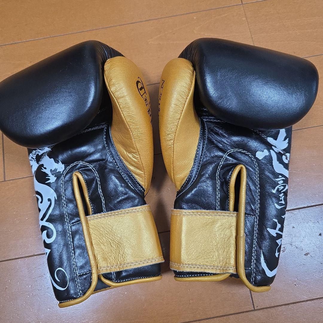 TENSHiN ボクシンググローブ 10oz 黒金　那須川天心　グローブ　イサミ