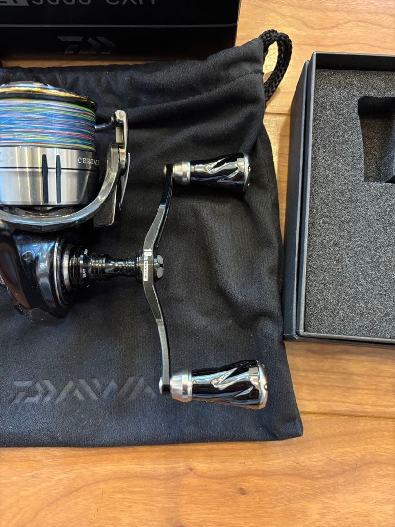 Daiwa セルテートLT3000-CXH リブレハンドル、バランサー付き