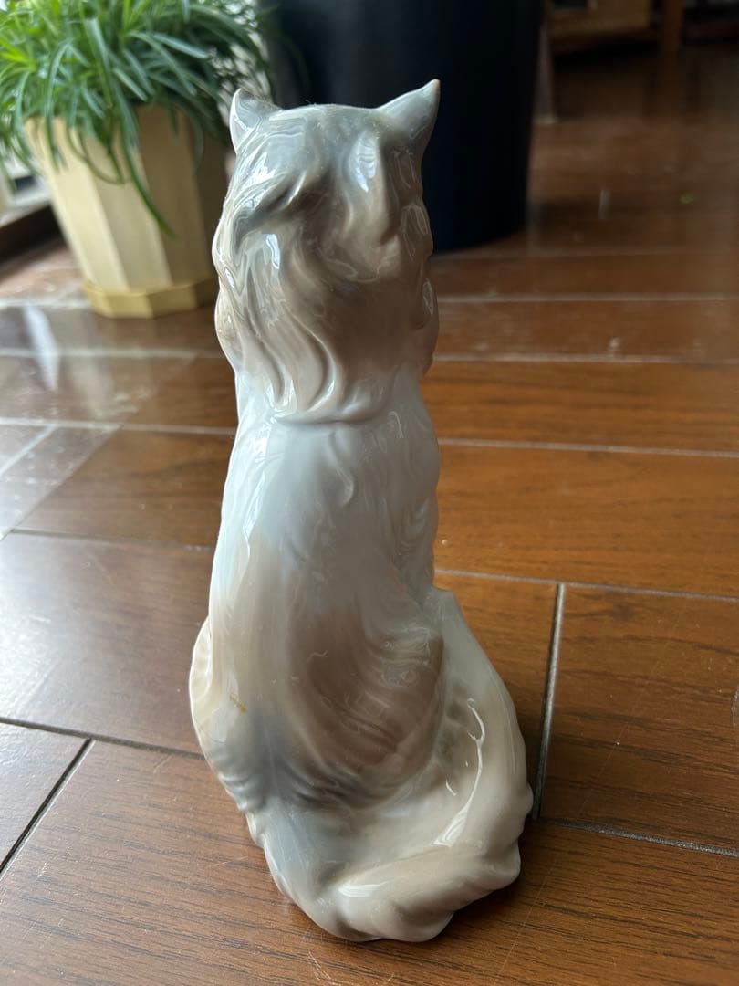 リヤドロ　猫