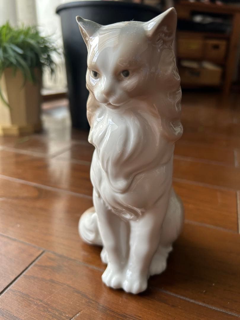 リヤドロ　猫