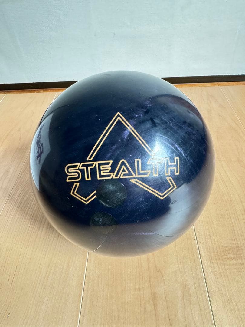 STEALTH PEARL ボウリングボール　14ポンド　プラグ跡あり　左利き
