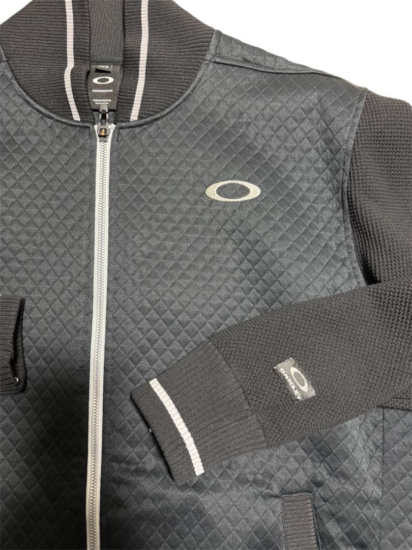 売りつくしSALE Oakley ブラック ジップアップジャケット