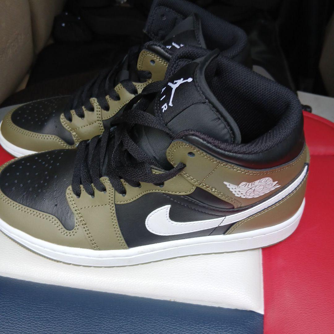 Air Jordan 1 Mid オリーブ/ブラック