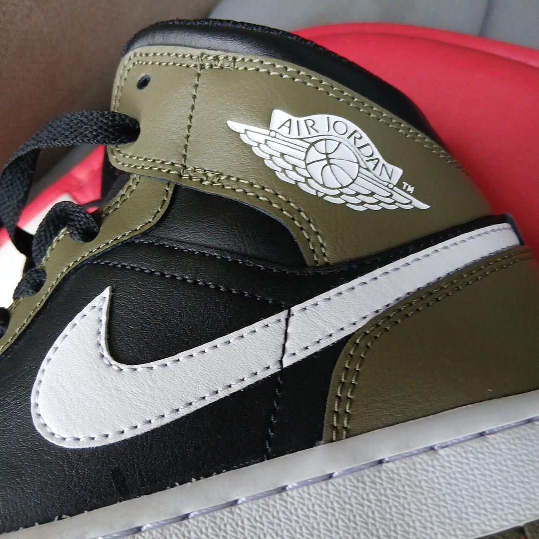 Air Jordan 1 Mid オリーブ/ブラック