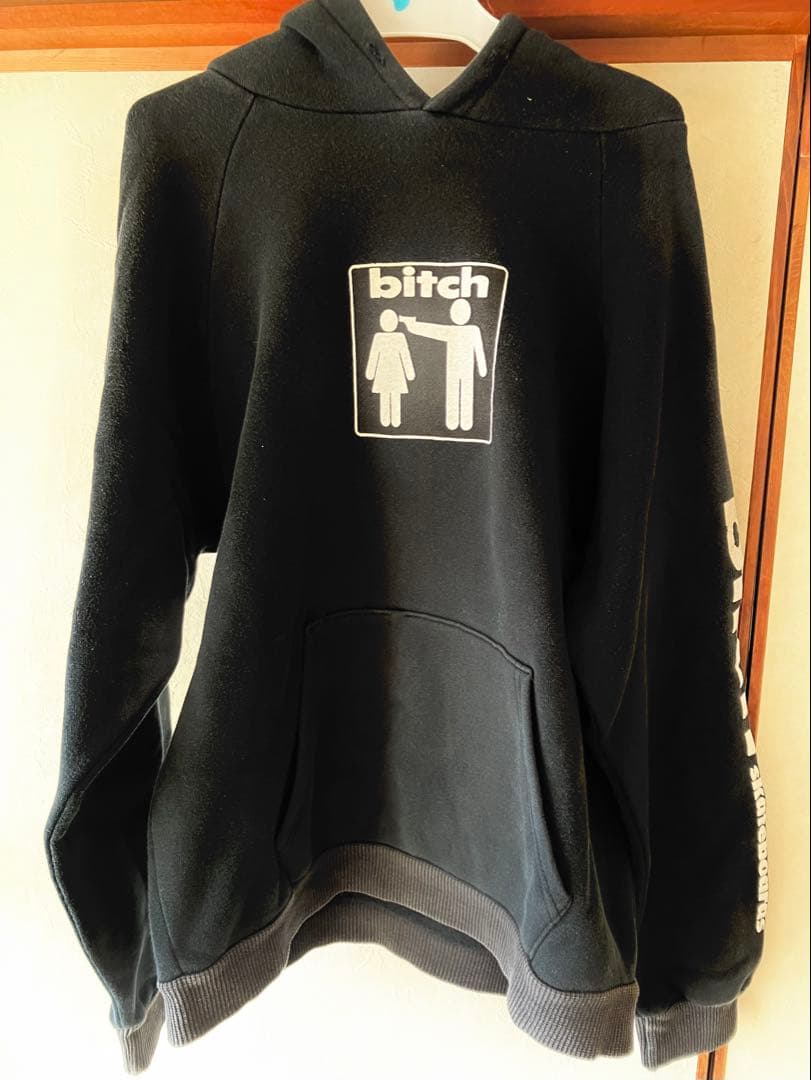 bitch skateboards パーカー
