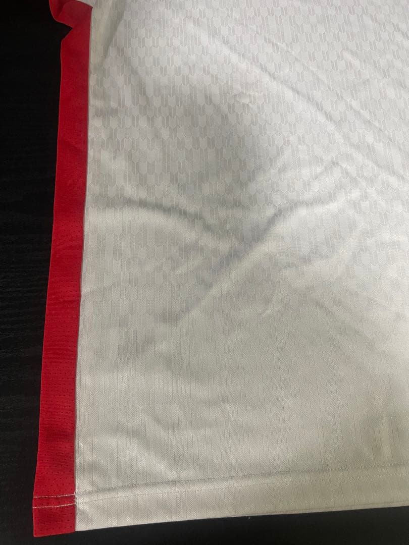 日本代表　桃田賢斗モデル　YONEX バドミントンウェア Mサイズ ホワイト
