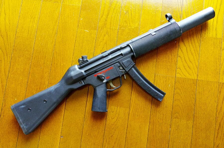 東京マルイ H&K MP5 SD5 200連射マガジン付き