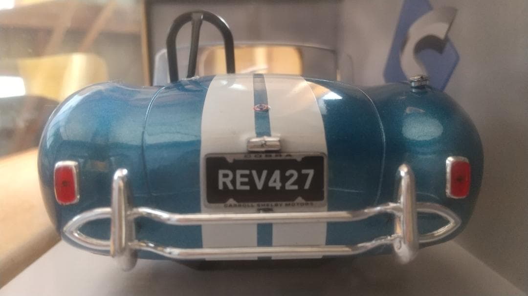 ｊ　 AC COBRA 427 MK.2メタリックブルー 1/18