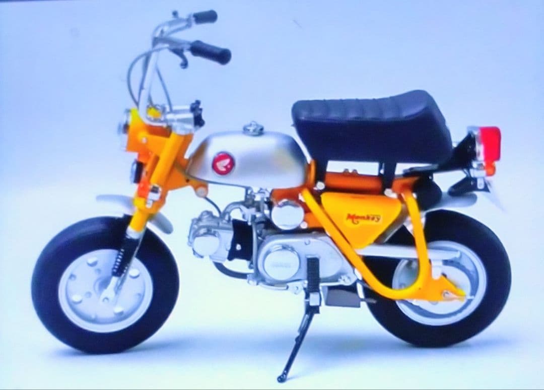 エブロ 1/10 ホンダ モンキー Z50A