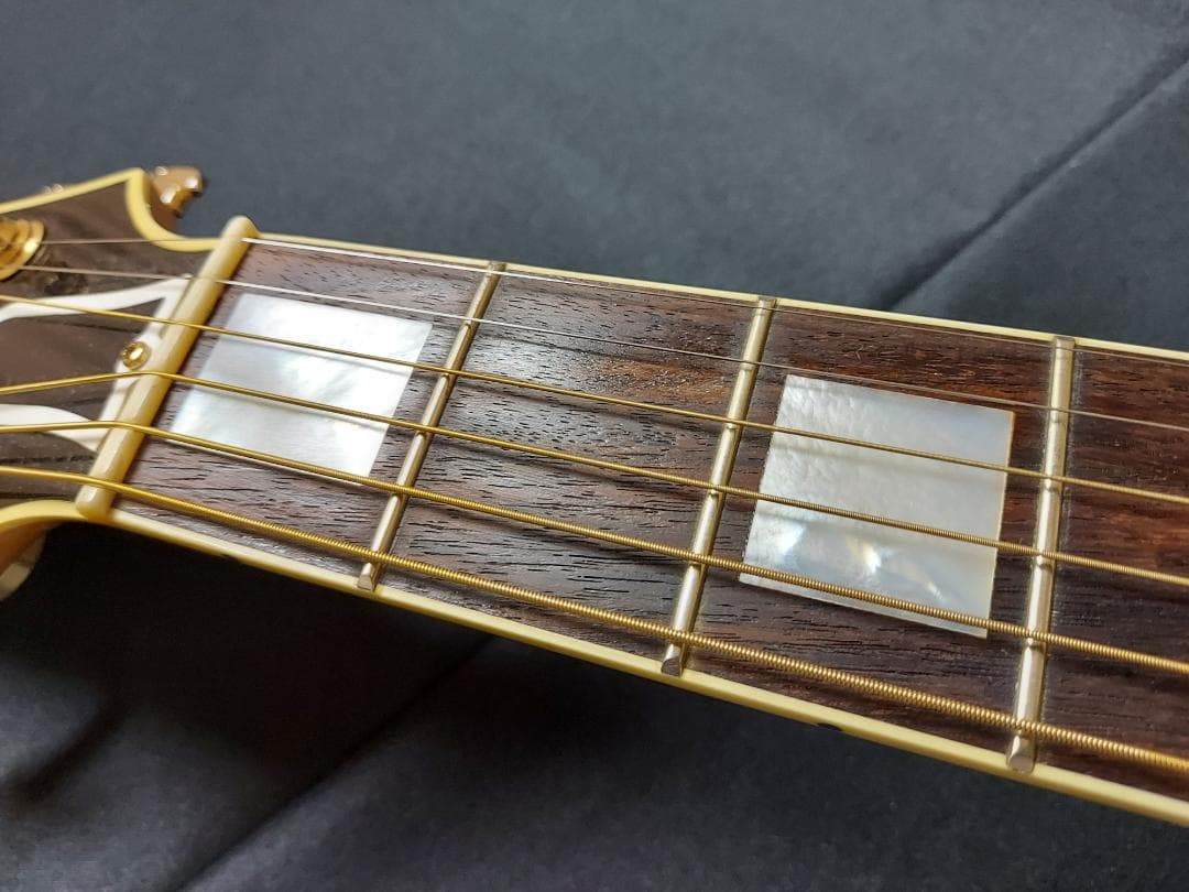 ◆　新品同様　Gibson　J-200　モンタナゴールド　バーズアイ　◆