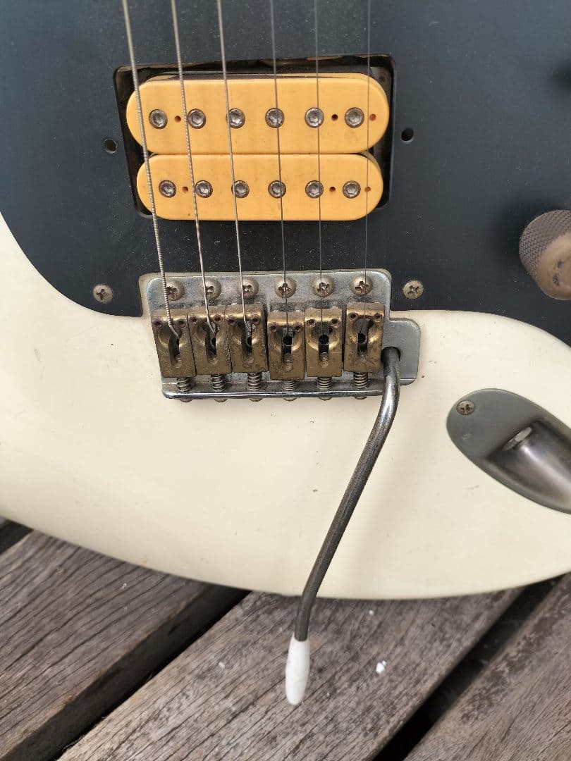 ギター JV Squier by Fender Stratocaster