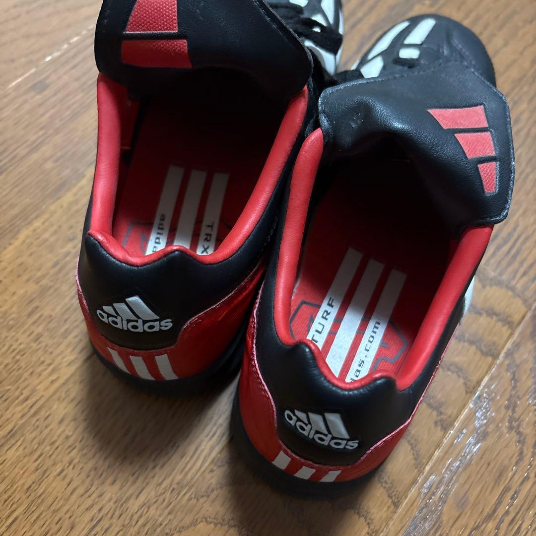 adidas Turf シューズ 黒/赤　24.5