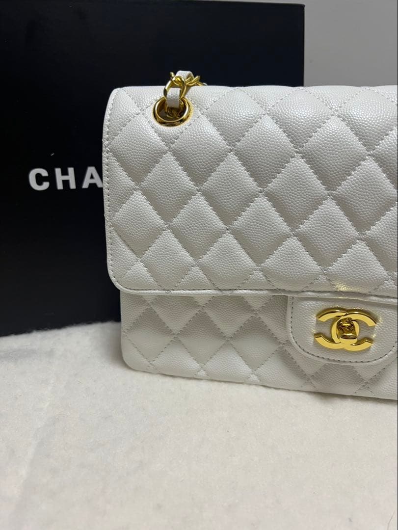【週末限定値下げ❣️CHANEL ノベルティ　ショルダーバッグホワイト
