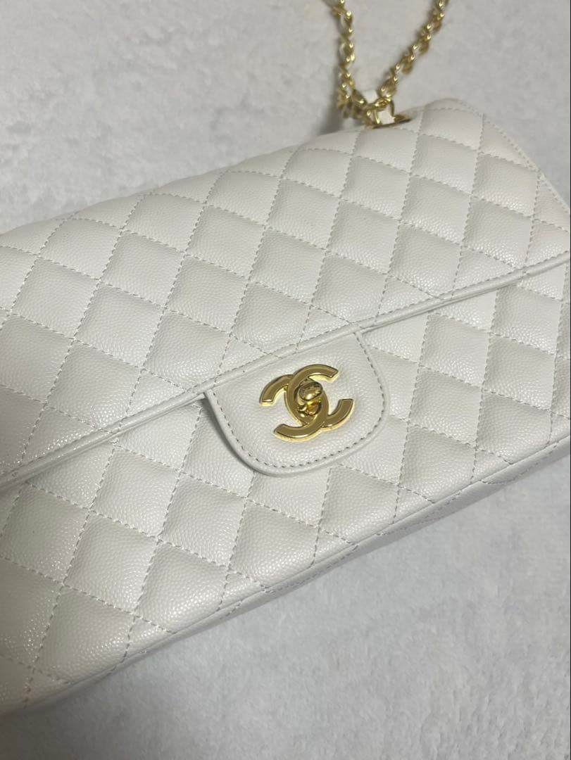 【週末限定値下げ❣️CHANEL ノベルティ　ショルダーバッグホワイト