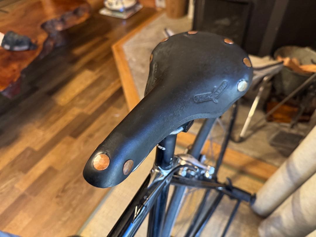 BROOKS レザーサドル Swift？黒