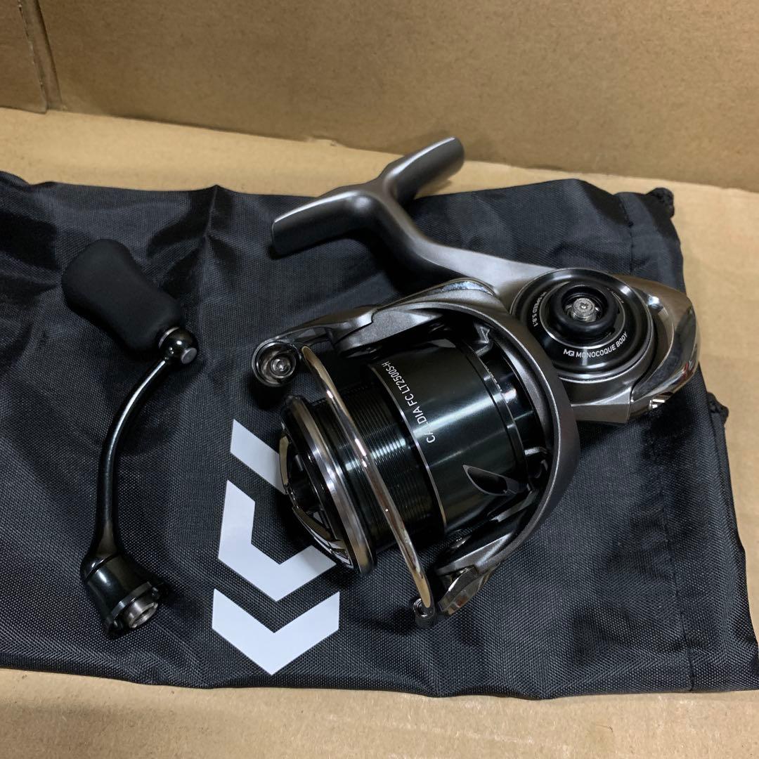 新品　DAIWA スピニングリール 25CALDIA　FC LT2500S-H
