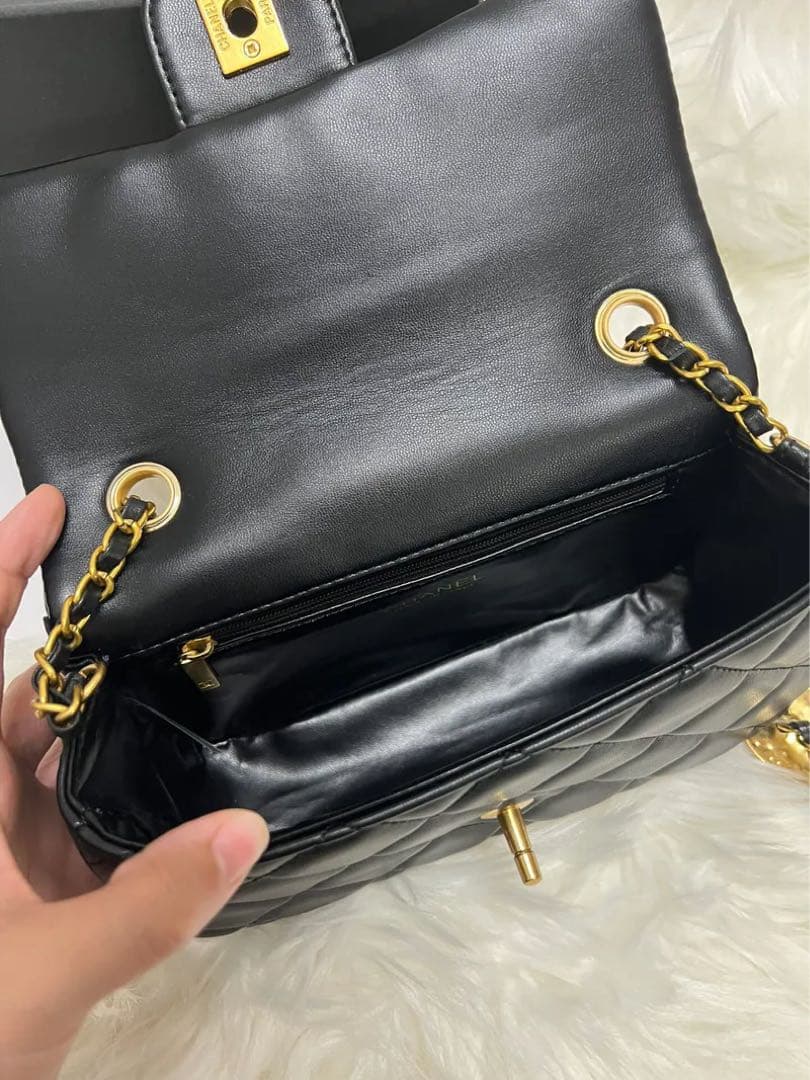 CHANEL CC ロゴブラック キルティングショルダーバック　ノベルティ