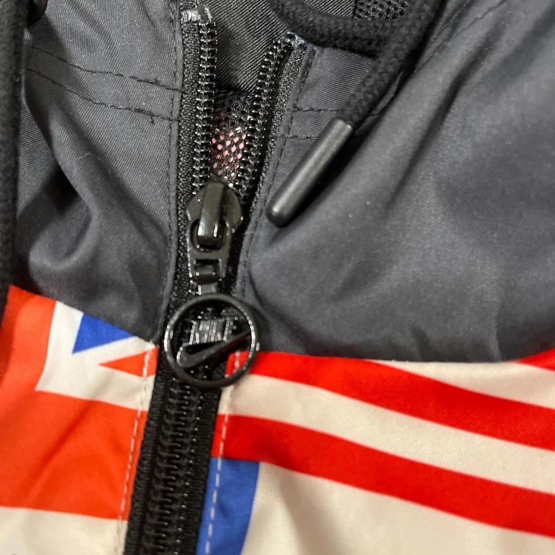 美品　NIKE ナイロンパーカー　ジップアップ　国旗　レディース　XL
