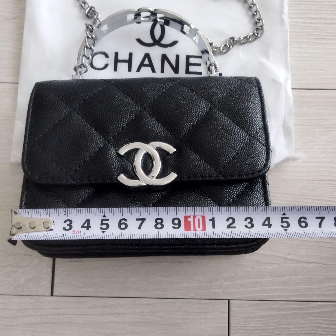 CHANEL シャネル　ノベルティ　 ブラックレザーハンドバッグ