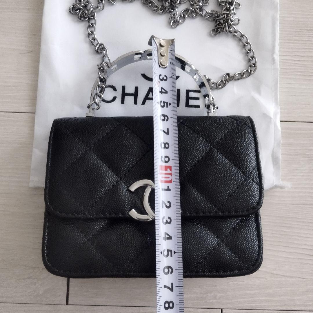 CHANEL シャネル　ノベルティ　 ブラックレザーハンドバッグ
