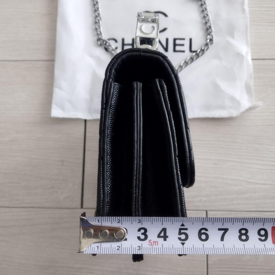 CHANEL シャネル　ノベルティ　 ブラックレザーハンドバッグ