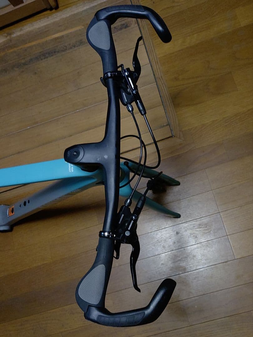 明日21:00まで専用です。 購入お控え下さい。Road lite CF8