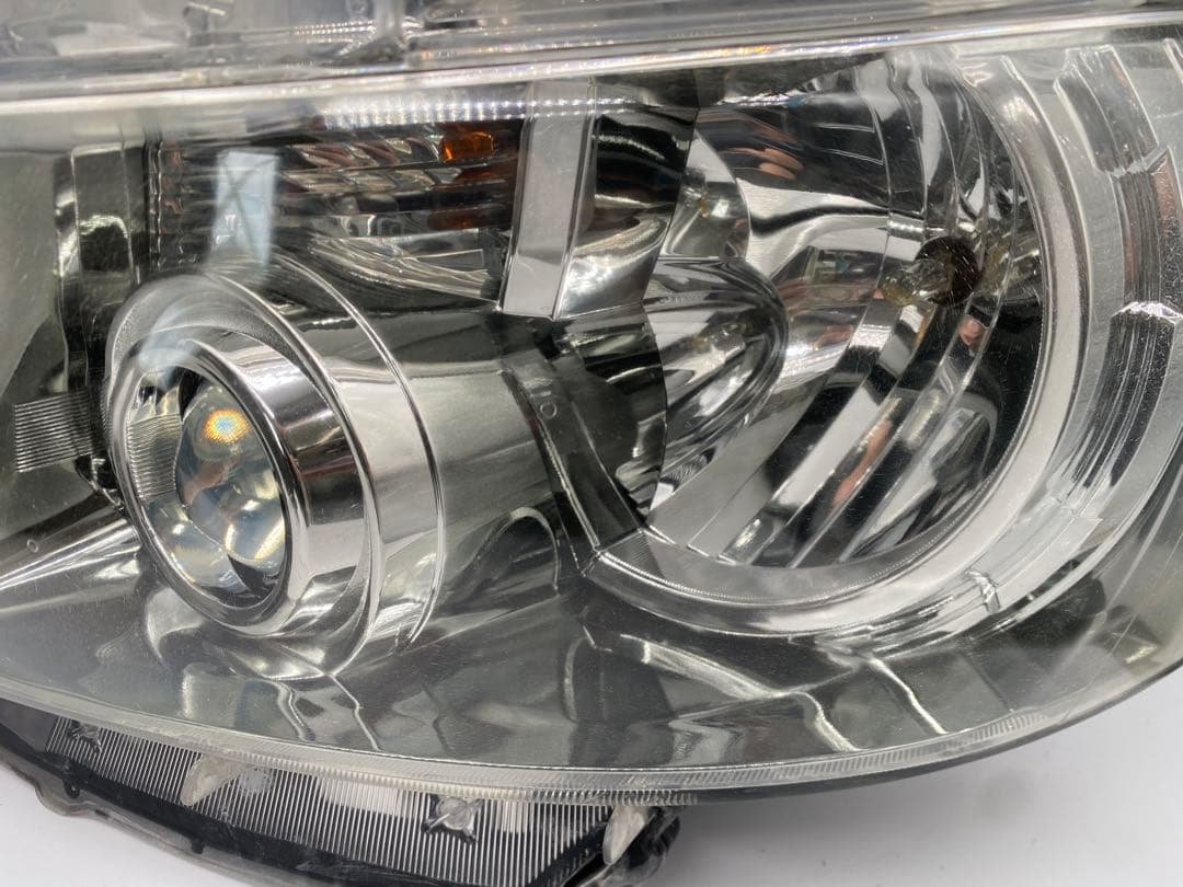 70系 ヴォクシー 純正 HID ヘッドライト 左右 バラスト付 点灯確認済み
