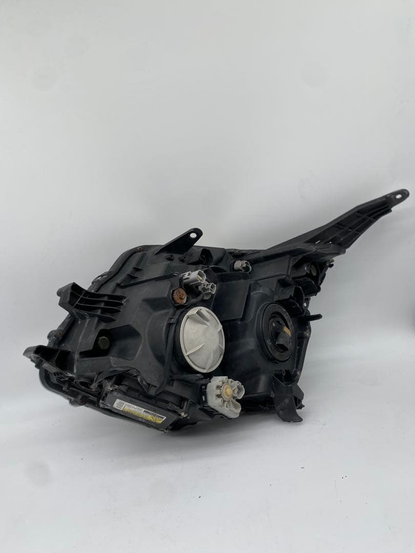 70系 ヴォクシー 純正 HID ヘッドライト 左右 バラスト付 点灯確認済み