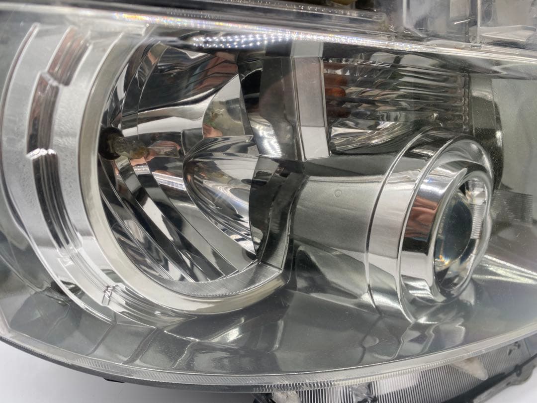70系 ヴォクシー 純正 HID ヘッドライト 左右 バラスト付 点灯確認済み