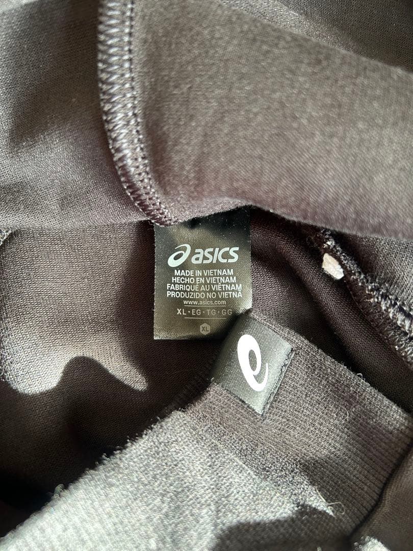asics セットアップ　XLサイズ