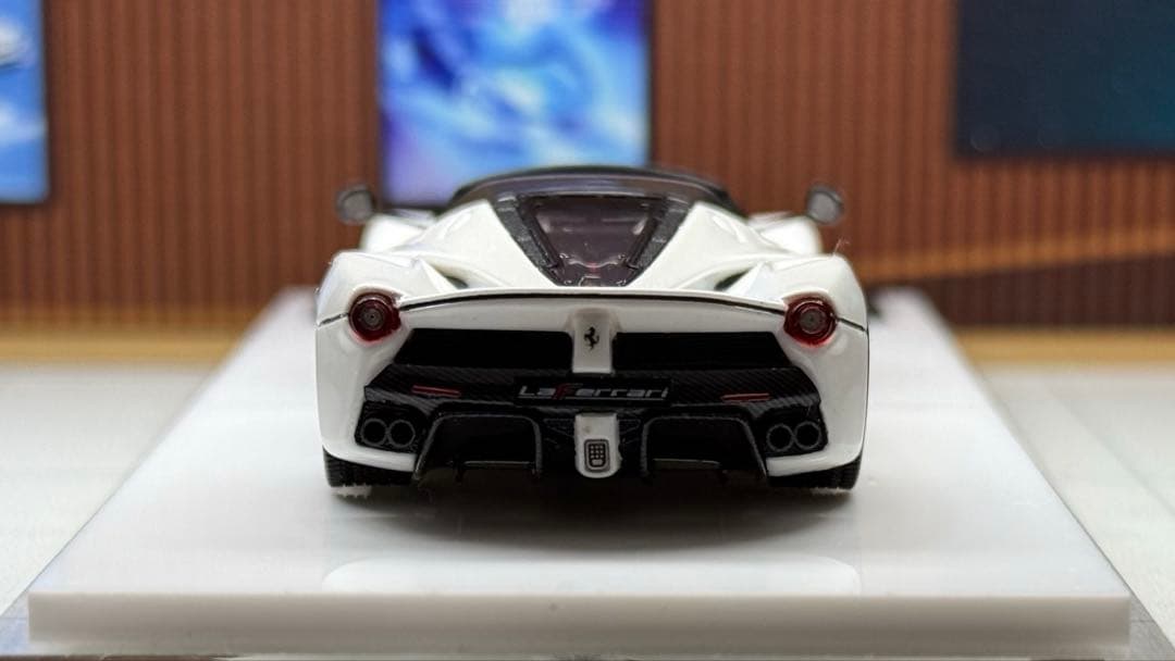 DMH 1/64 ラフェラーリ アペルタ