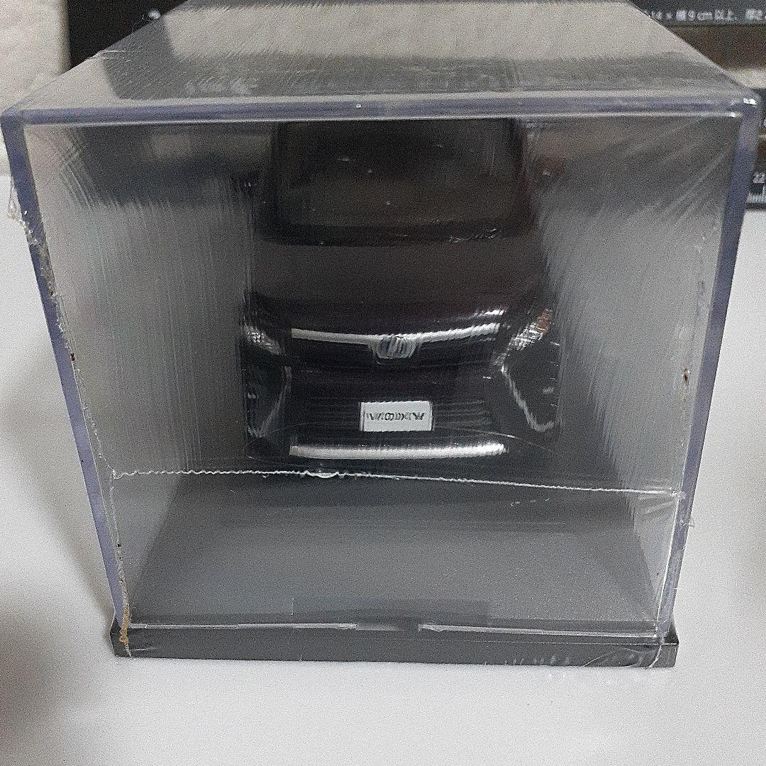 ミニカー　トヨタ　ヴォクシー　ボルドーマイカメタリック