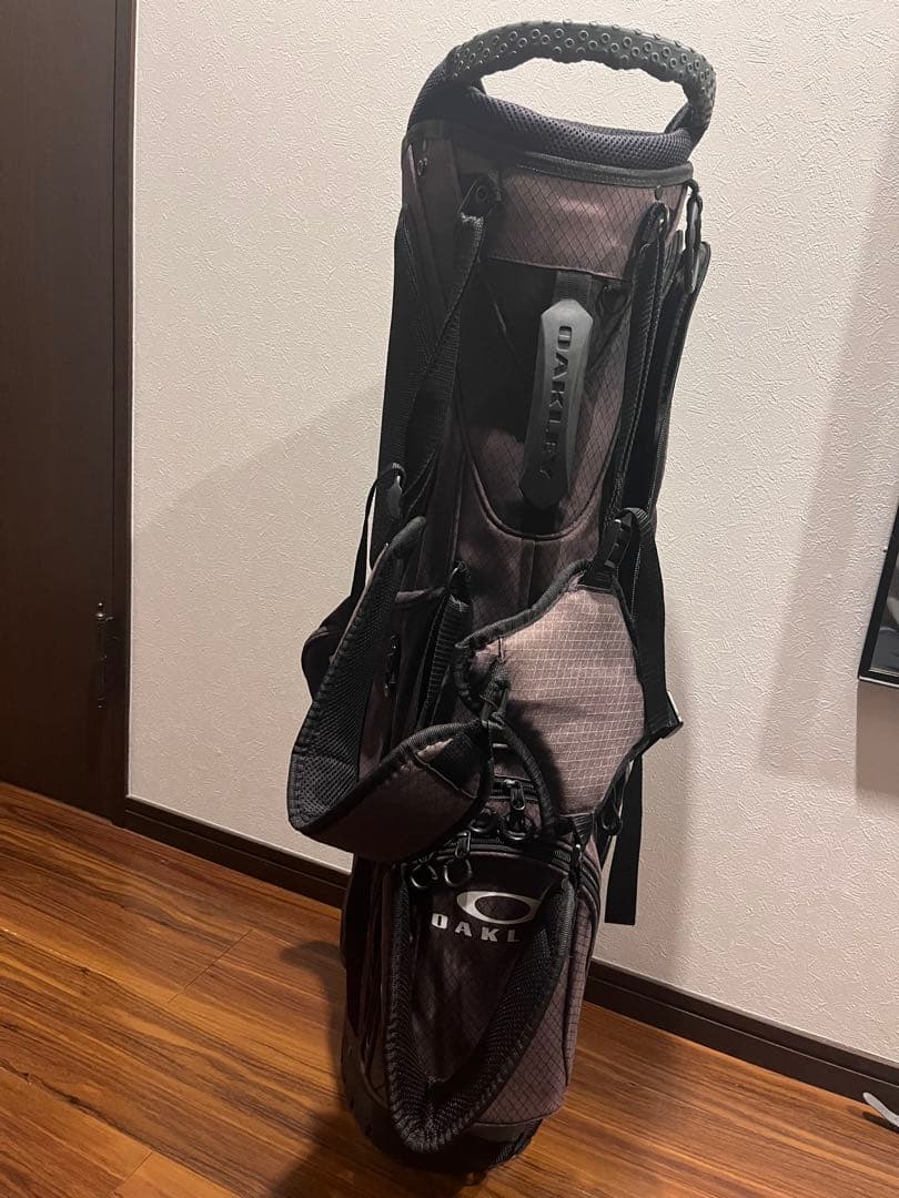 OAKLEY ブラック キャディバッグ