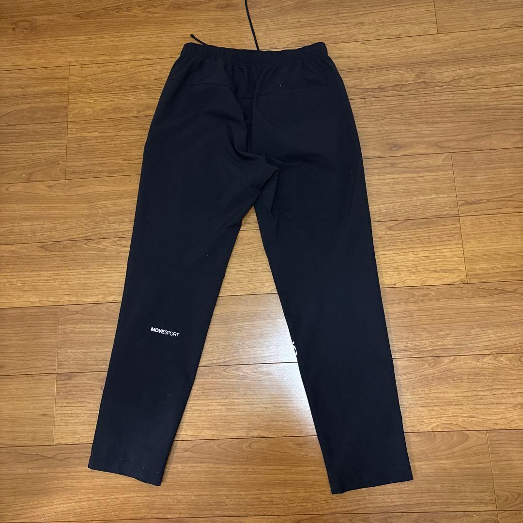 Move Sport デサントフード付黒色ジャージセット上Mサイズ＆下Lサイズ