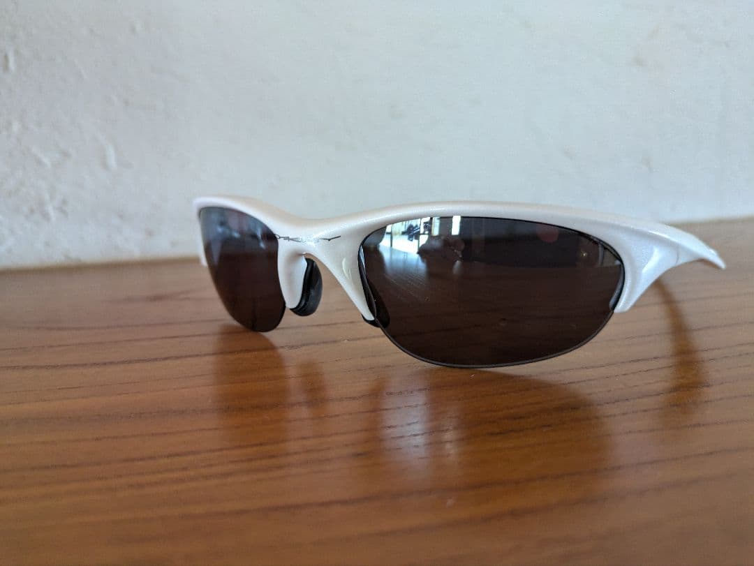 最終お値下げ！Oakley サングラス ホワイトフレーム03-624J