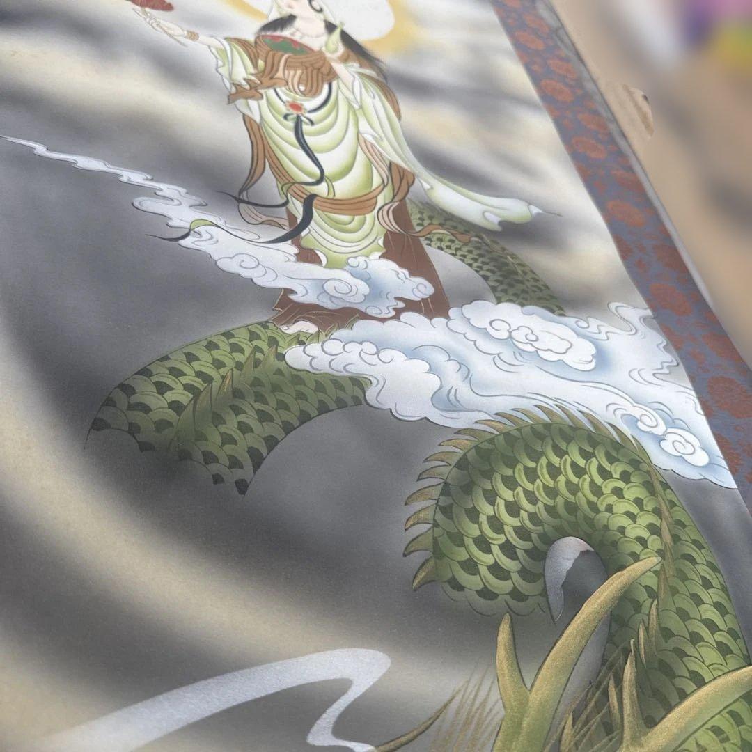 掛轴 紫雲龍雲聖觀音 美品 軸裝絹本掛軸 希少品 箱付