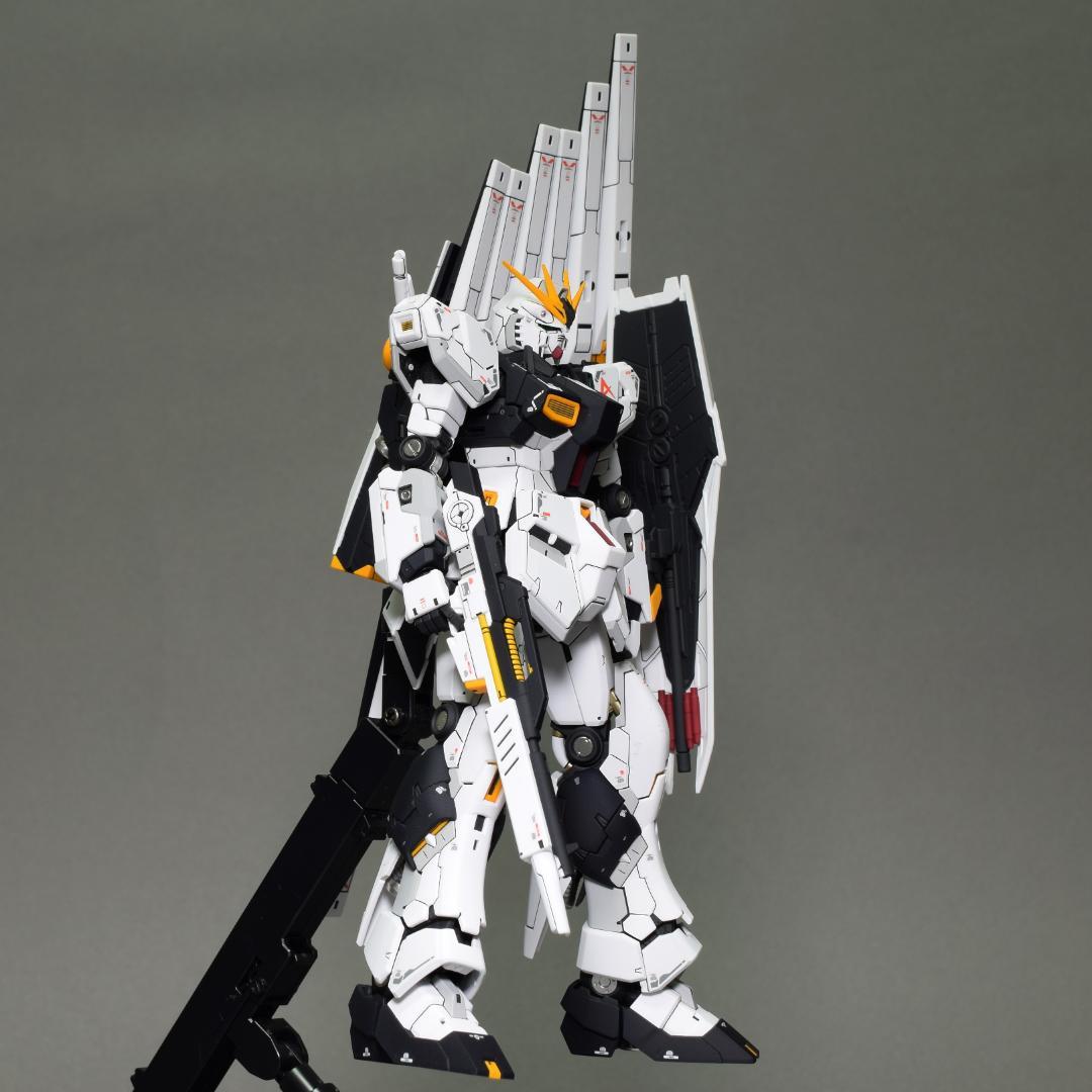 塗装済み完成品 RGニューガンダム