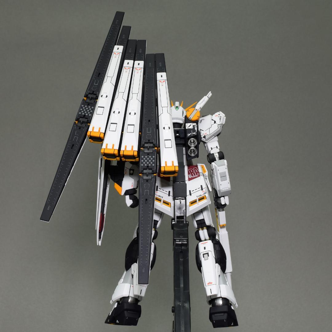 塗装済み完成品 RGニューガンダム