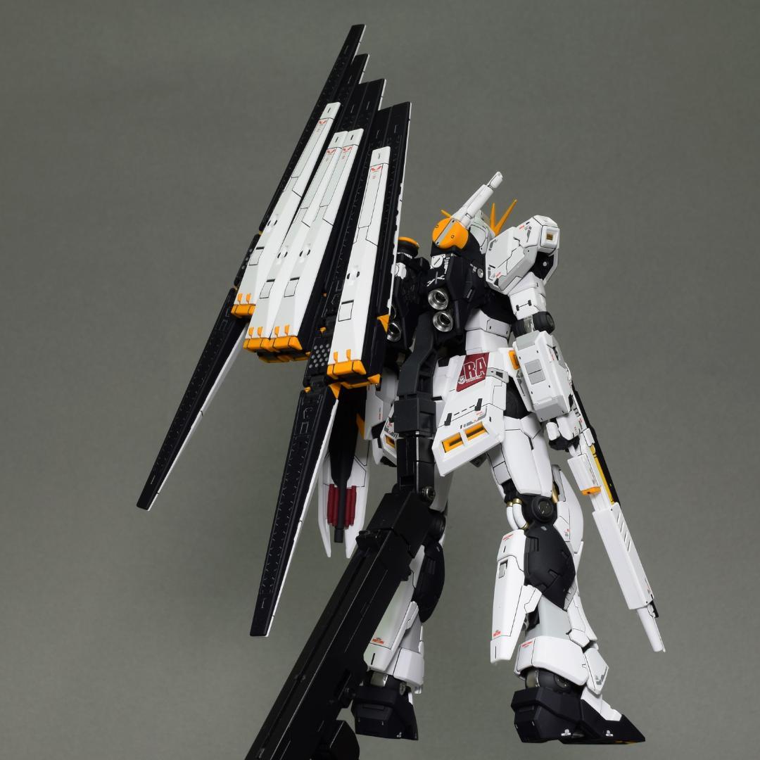 塗装済み完成品 RGニューガンダム