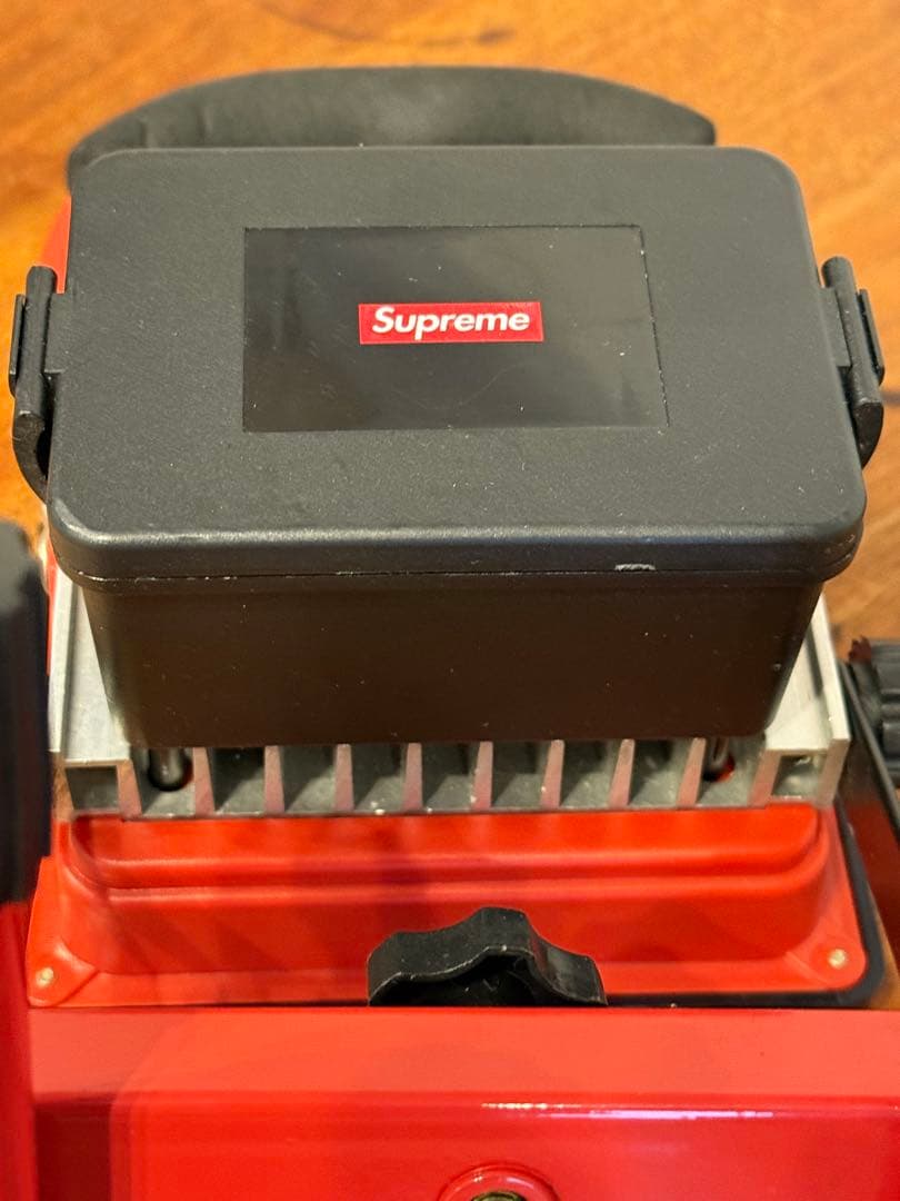 Supreme Cordless Flood Light ライト　シュプリーム