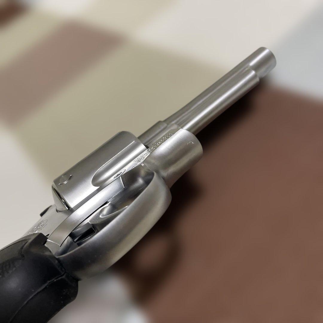 Smith & Wesson シルバーガスリボルバー（プラスチック製日本製）2