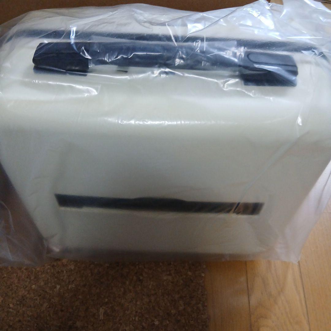 【超新品！】未開封KOREAN AIR クリーム色 四角形キャリーバッグ