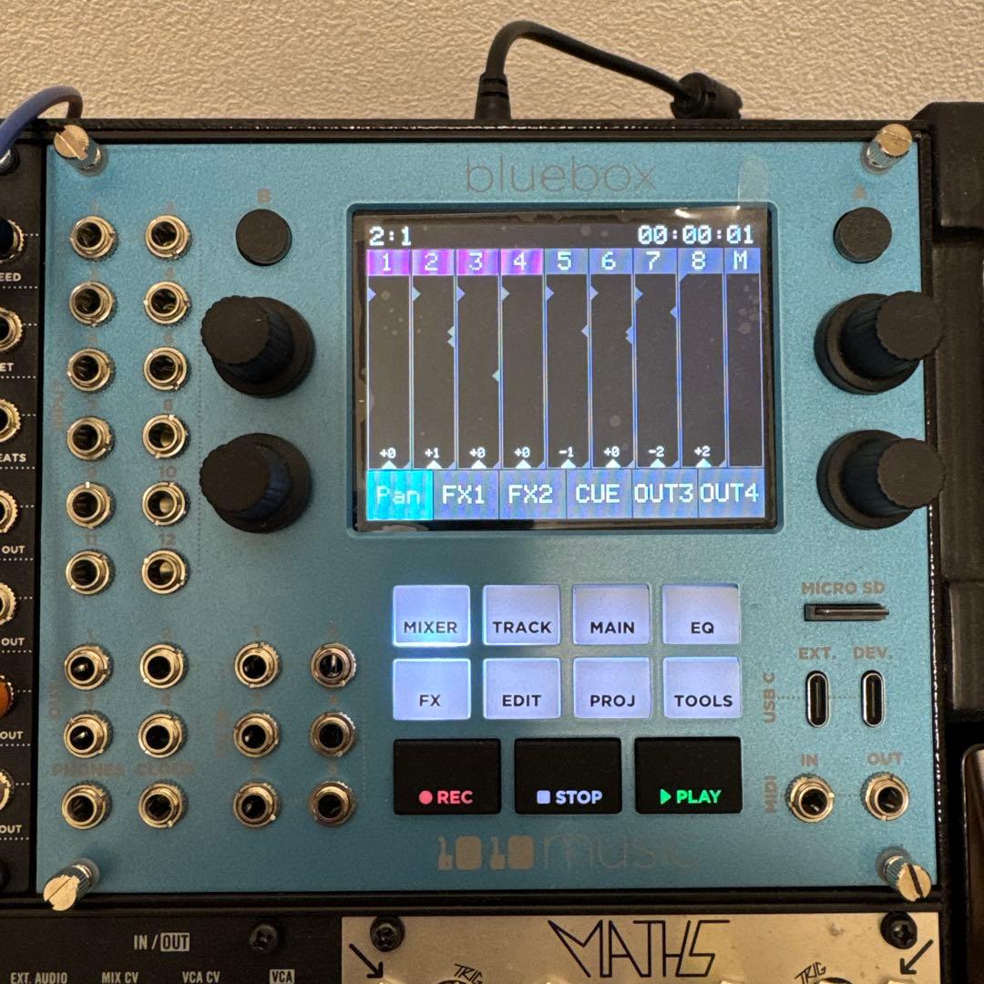 1010music bluebox モジュラーシンセサイザー