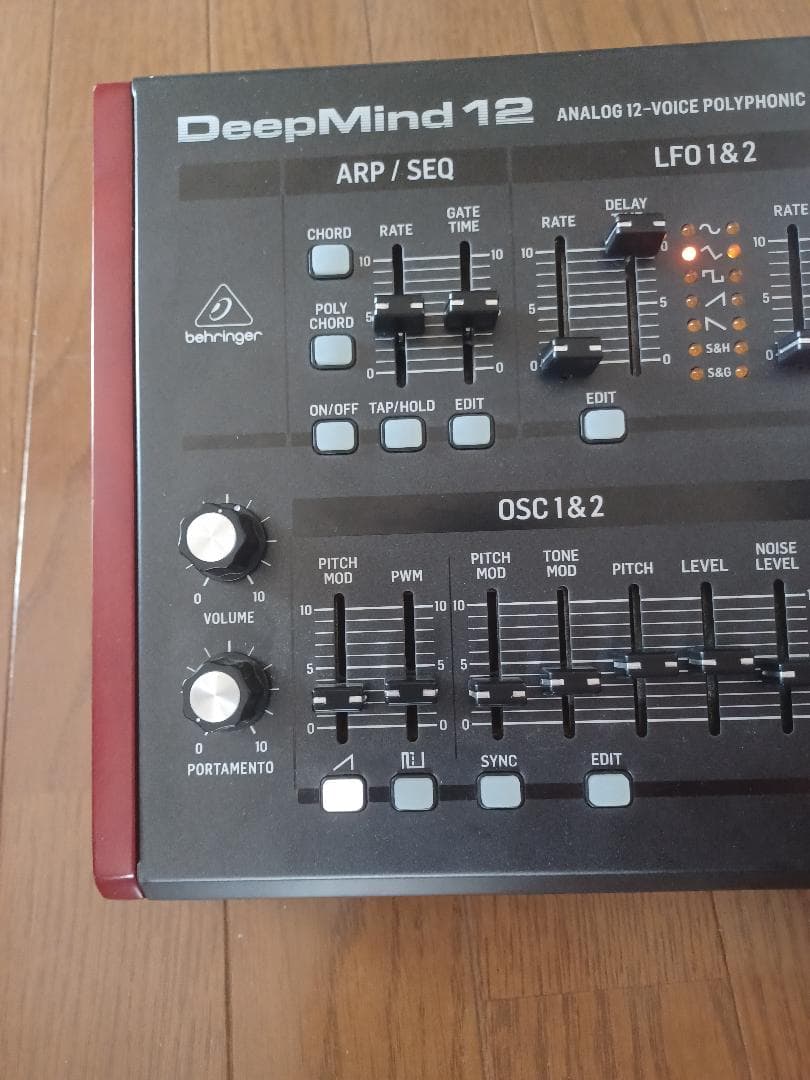 鍵盤楽器 Behringer Deepmind 12D