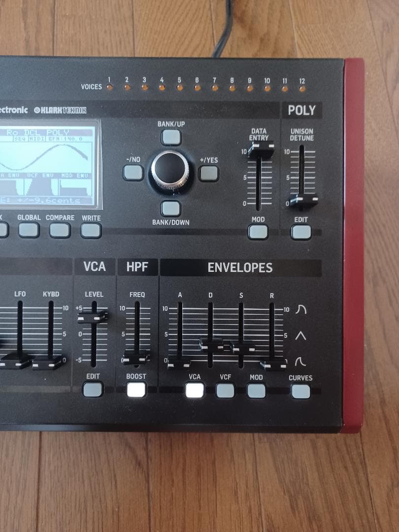 鍵盤楽器 Behringer Deepmind 12D
