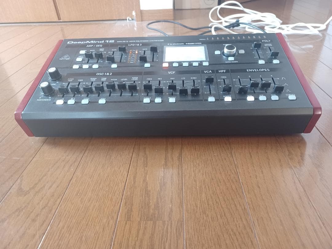 鍵盤楽器 Behringer Deepmind 12D