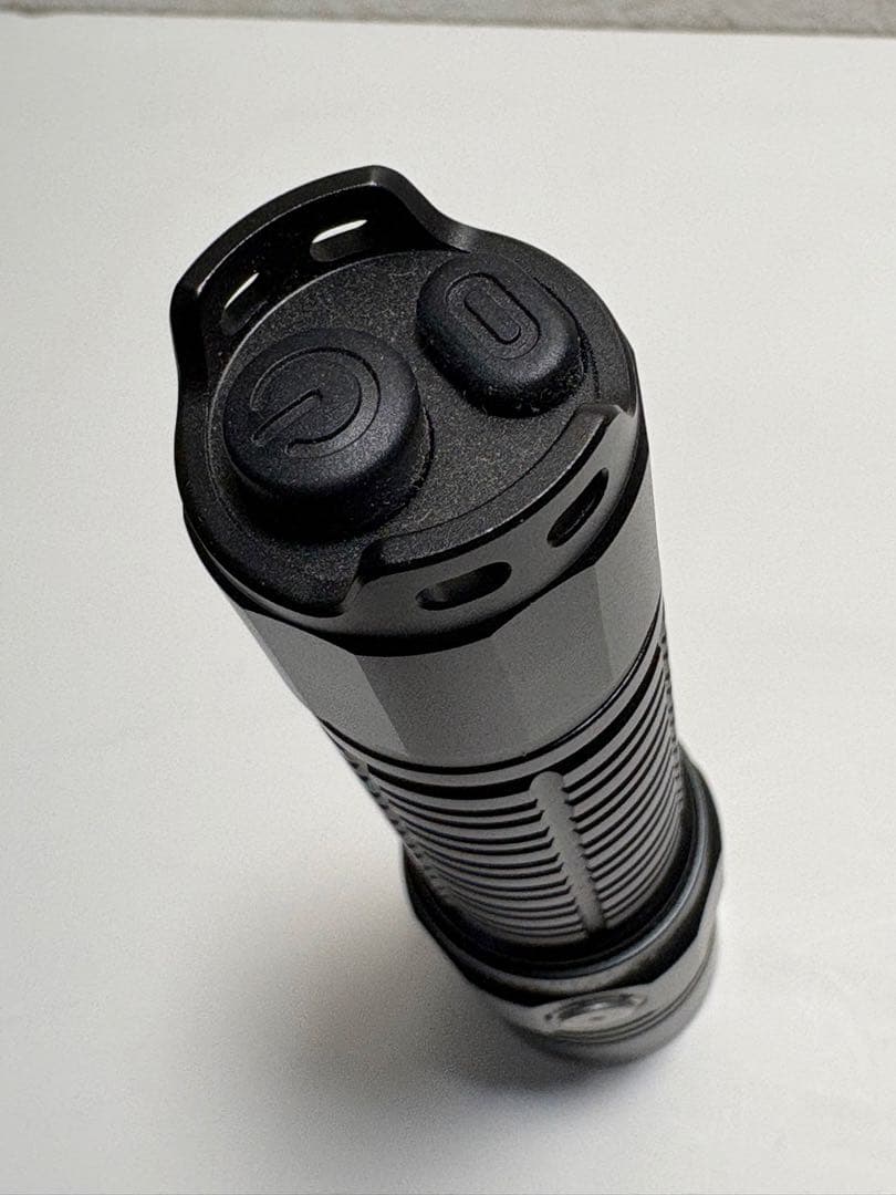 ThruNite TT10懐中電灯 USB充電式